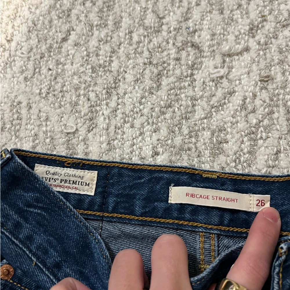 Levi’s Ribcage Straight Jean - Picture 3 of 4